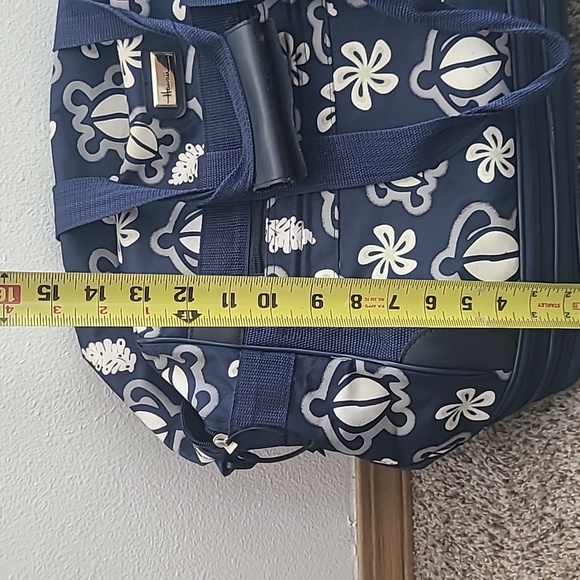 Hawaii Rolling Extendable Travel Bag - Picture 11 of 11